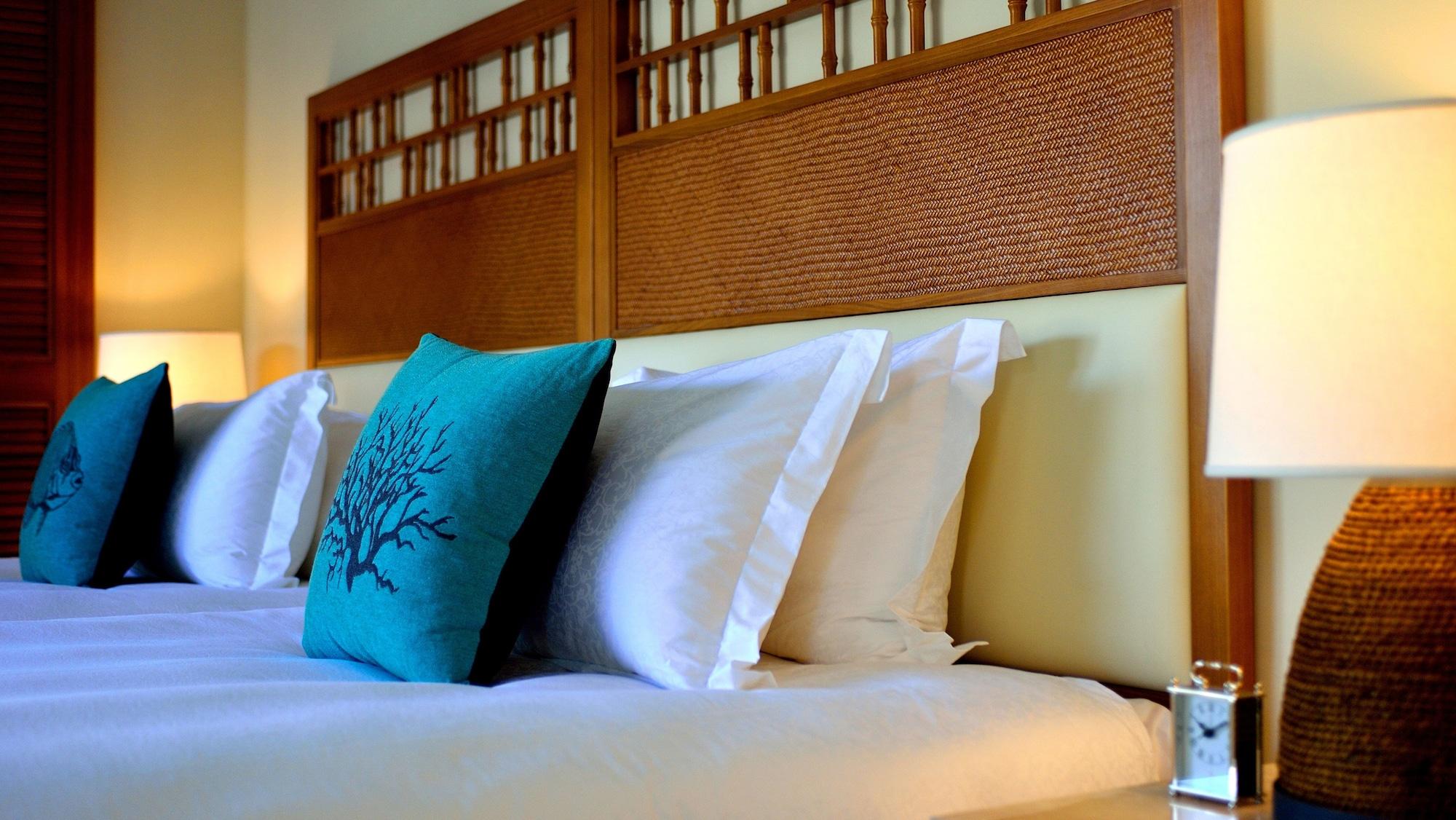 The Uza Terrace Beach Club Villas Йомитан Екстериор снимка