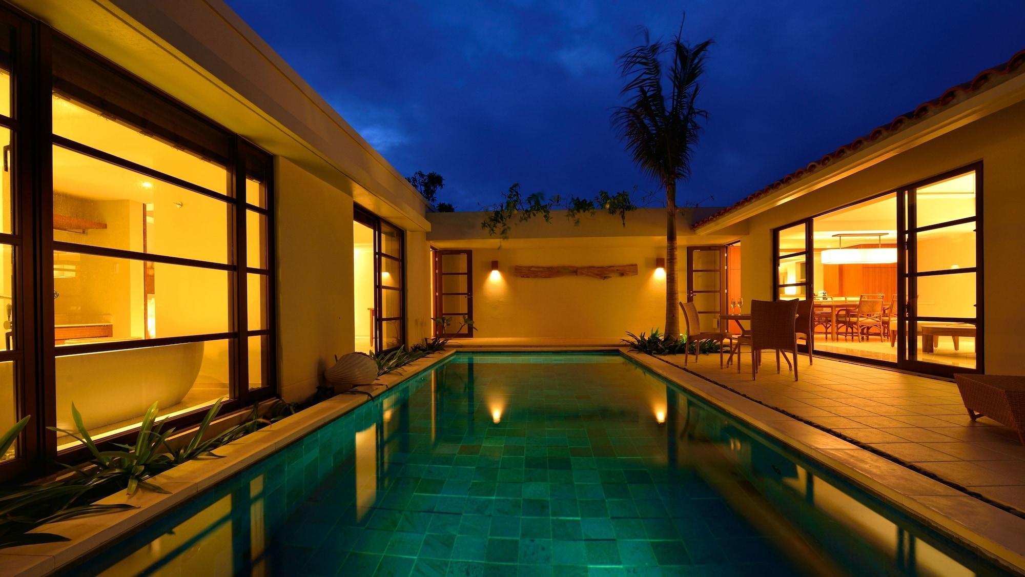 The Uza Terrace Beach Club Villas Йомитан Екстериор снимка