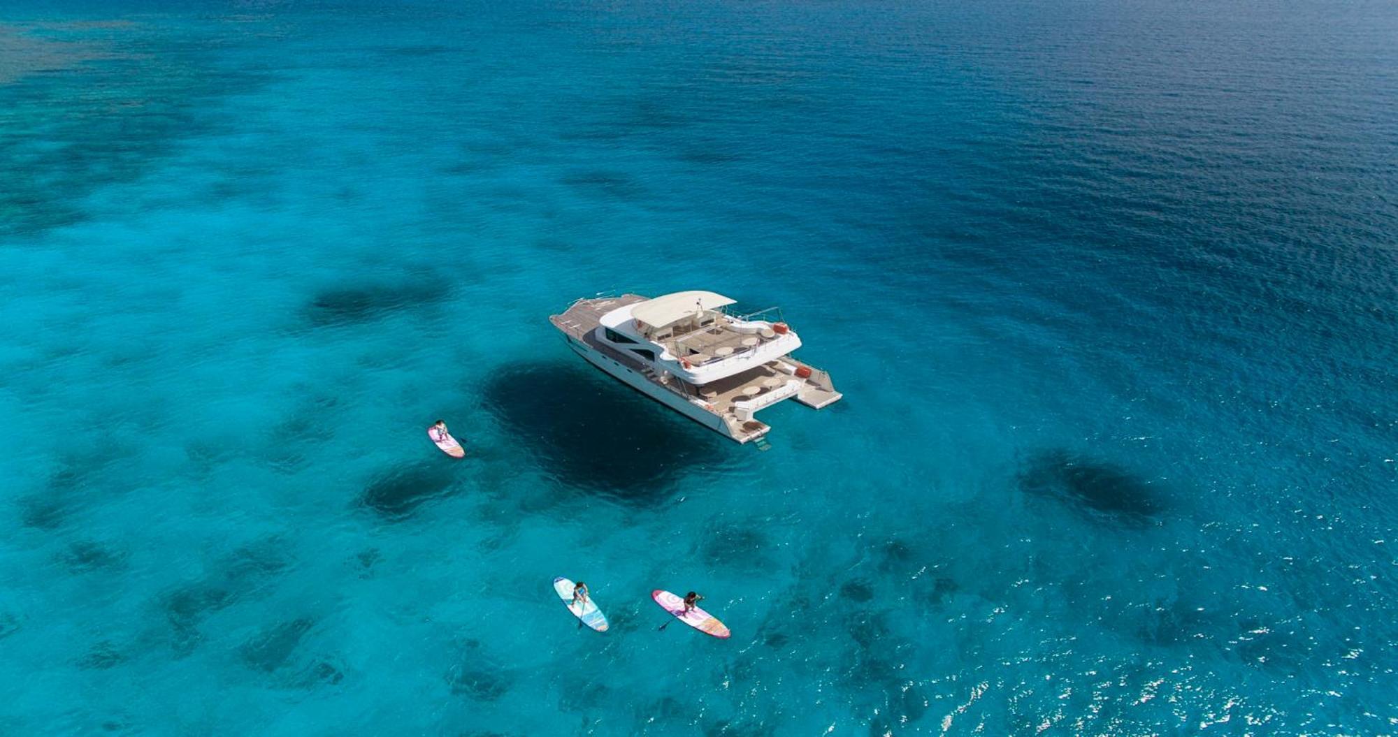 The Uza Terrace Beach Club Villas Йомитан Екстериор снимка