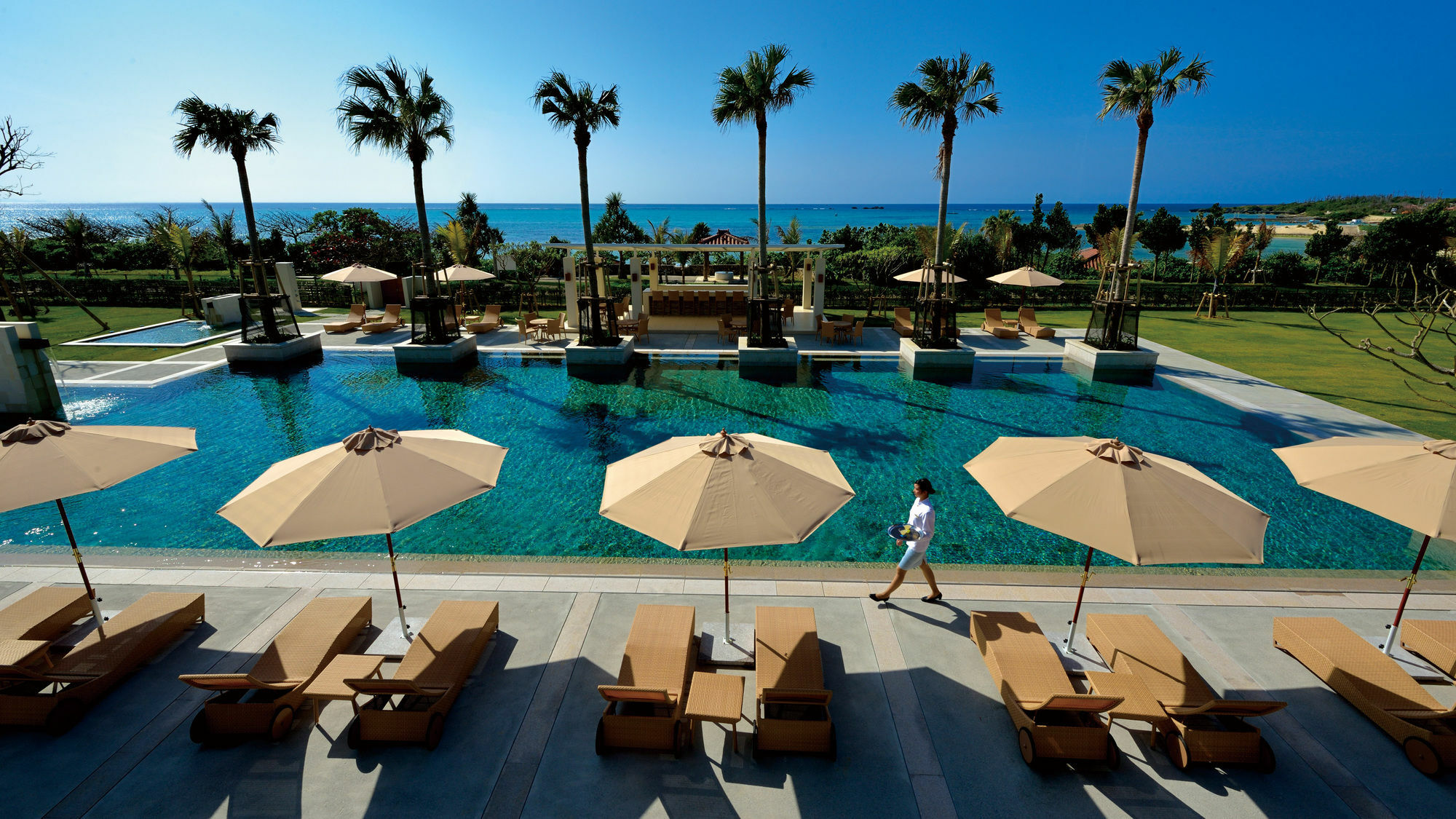The Uza Terrace Beach Club Villas Йомитан Екстериор снимка